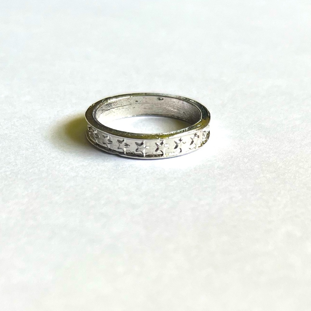 Star textured ring